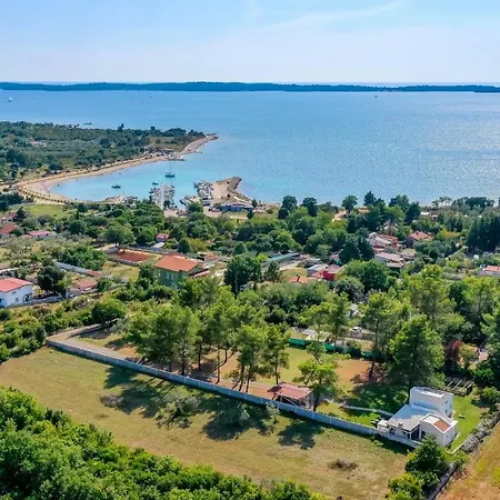 Shimunelka Vila Peroj